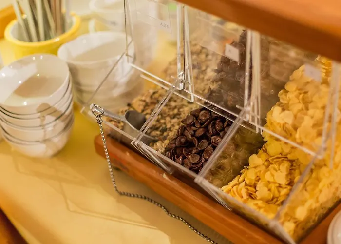 尼格拉膳食公寓 4*